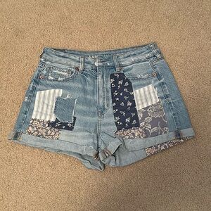 Floral Patchwork American Eagle Mom Jean Shorts, size 6